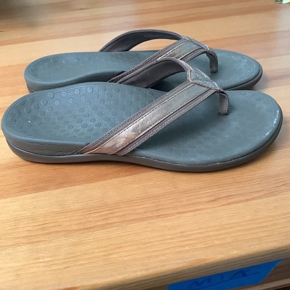 Vionic Sandals - Picture 2 of 5